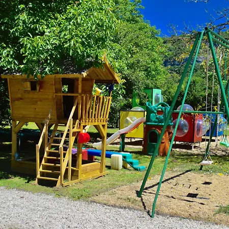 Domaine De 2* Lacave