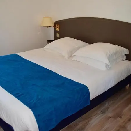 Hotel Domaine De Lacave 2*