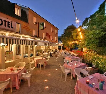 Hotel Domaine De Lacave 2*