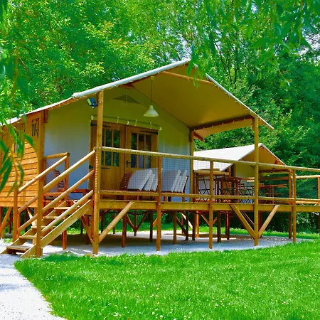 Hotel Domaine De 2*