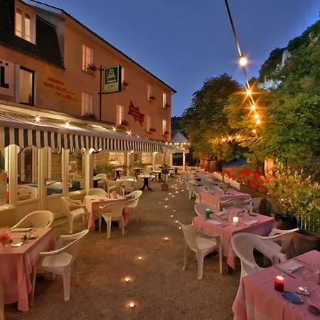 Hotel Domaine De 2*